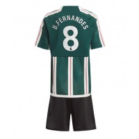 Camiseta Manchester United Bruno Fernandes #8 Visitante Equipación para niños 2023-24 manga corta (+ pantalones cortos)